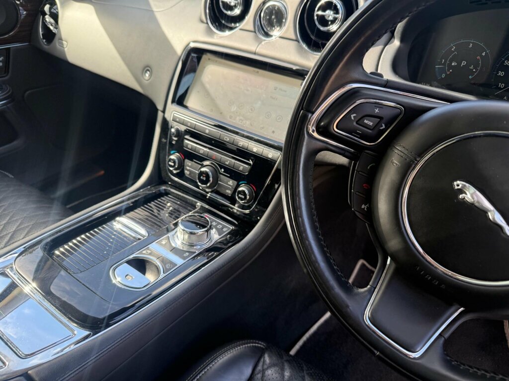 Jaguar XJ 3.0 D V6 Portfolio 296 Bhp Grey #20