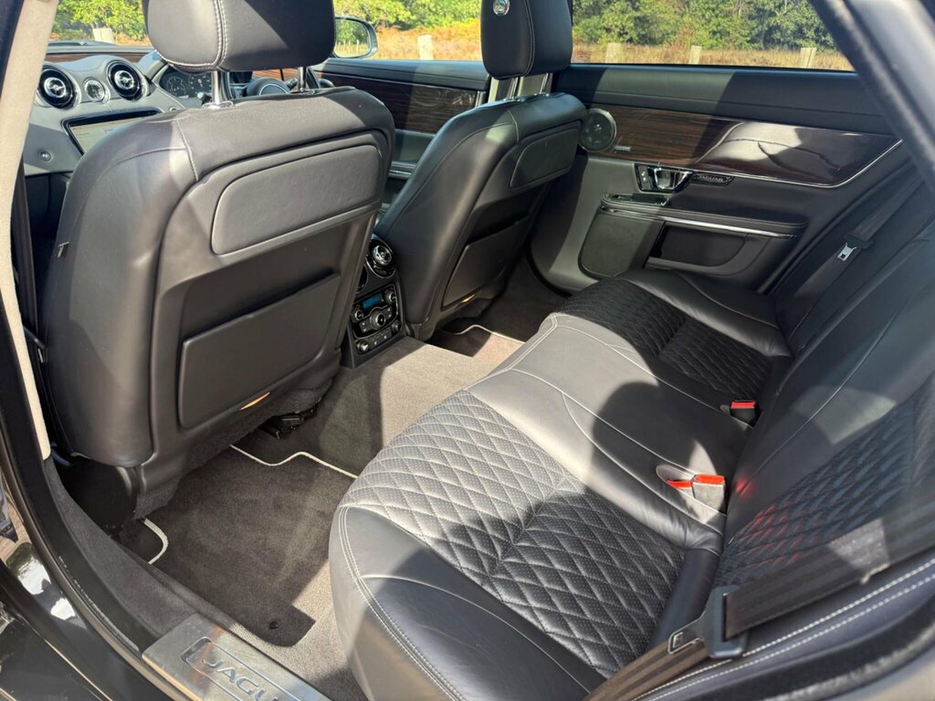 Jaguar XJ 3.0 D V6 Portfolio 296 Bhp Grey #27