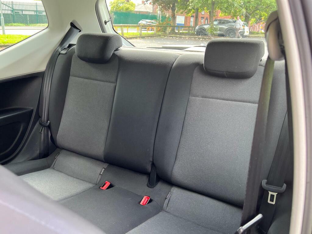 Volkswagen Up Move Up White #36