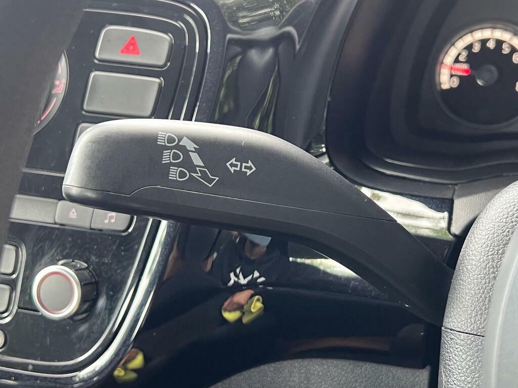 Volkswagen Up Move Up White #20