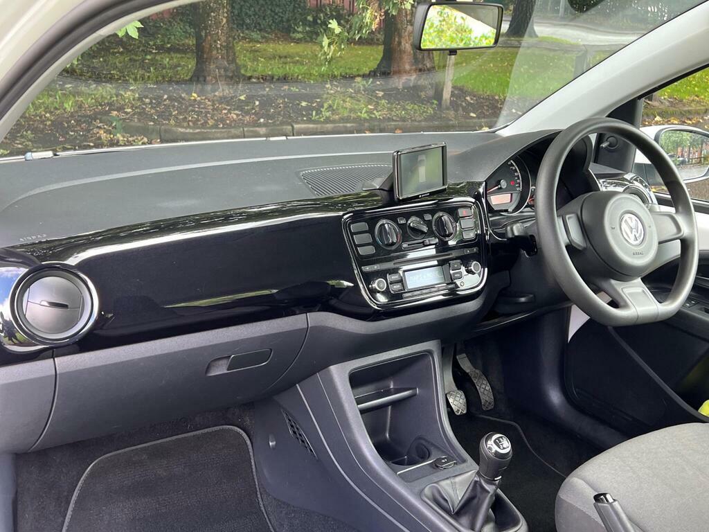Volkswagen Up Move Up White #32