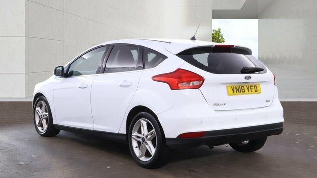 Ford Focus 1.0T Ecoboost Zetec Edition White #2
