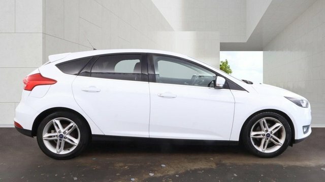 Ford Focus 1.0T Ecoboost Zetec Edition White #4