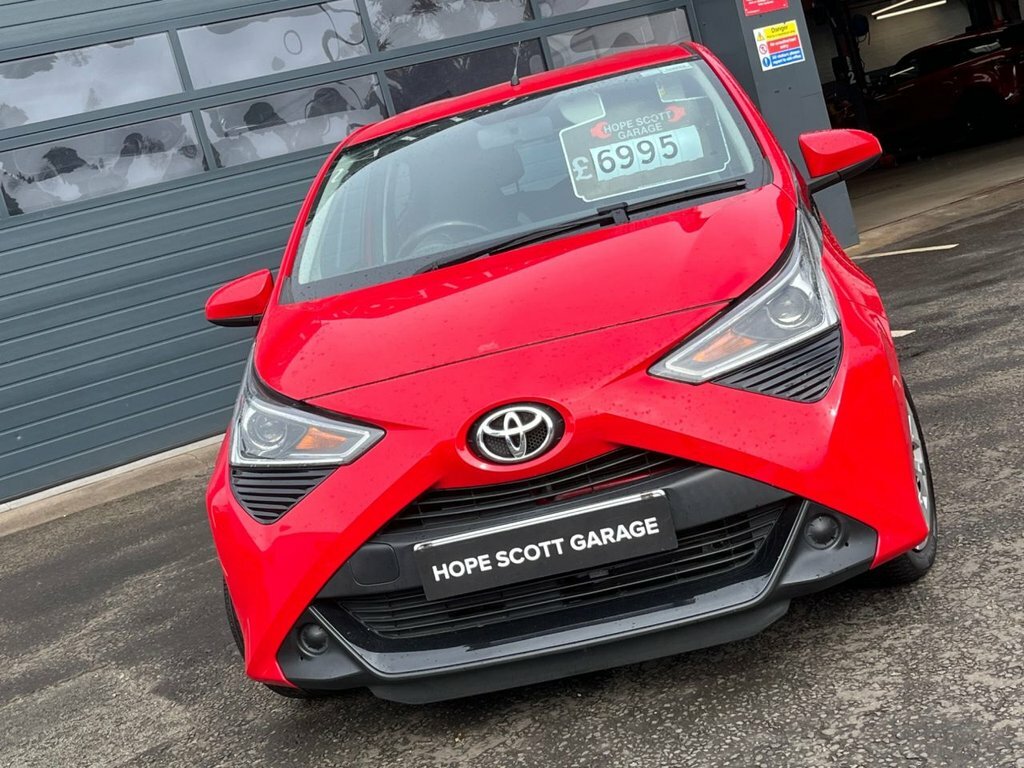 Toyota Aygo Hatchback White #10
