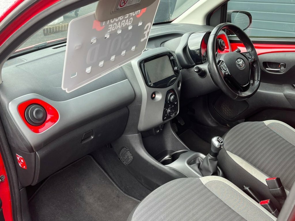 Toyota Aygo Hatchback White #9