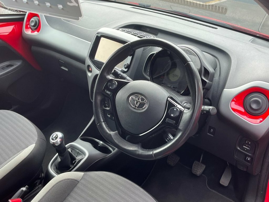 Toyota Aygo Hatchback White #7
