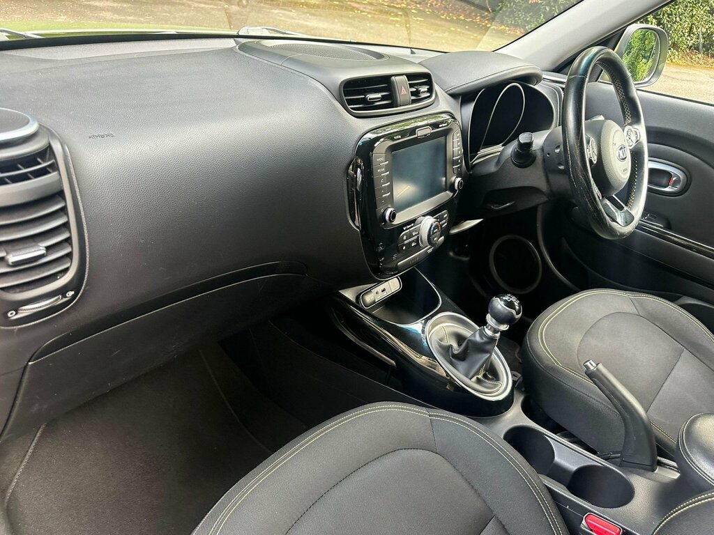 Kia Soul 1.6 Crdi Connect Plus #18