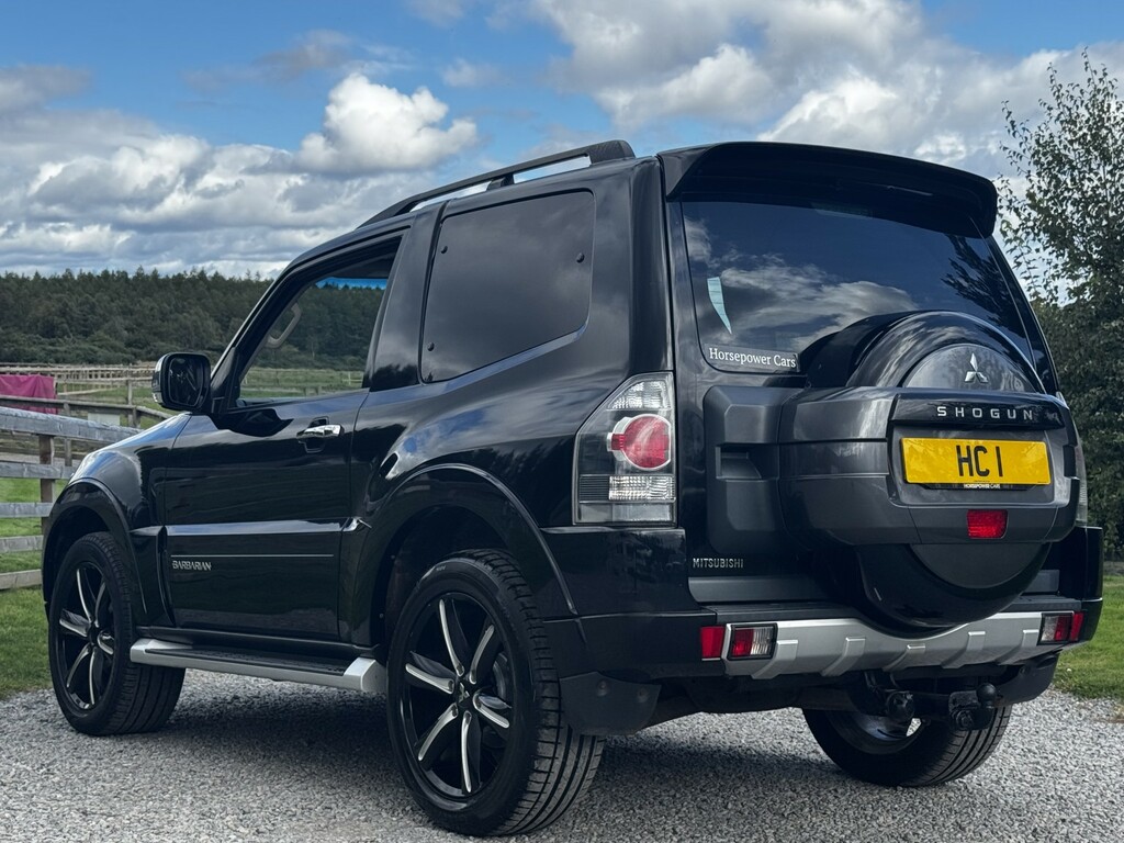 Mitsubishi Shogun Suv 3.2 Di-dc Barbarian 2017 ST17SUX Black #4