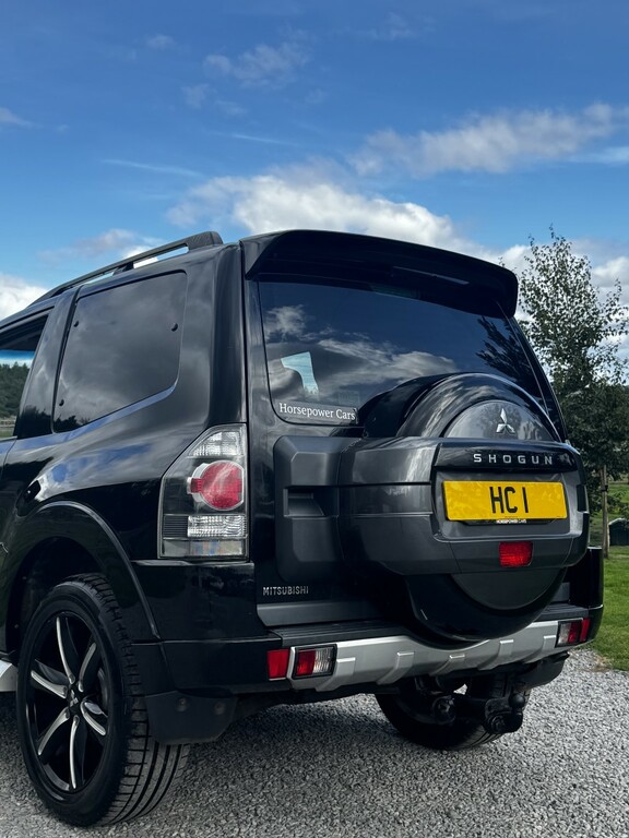 Mitsubishi Shogun Suv 3.2 Di-dc Barbarian 2017 ST17SUX Black #5