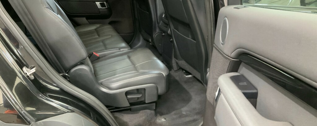 Land Rover Discovery 3.0 Sd V6 Se Black