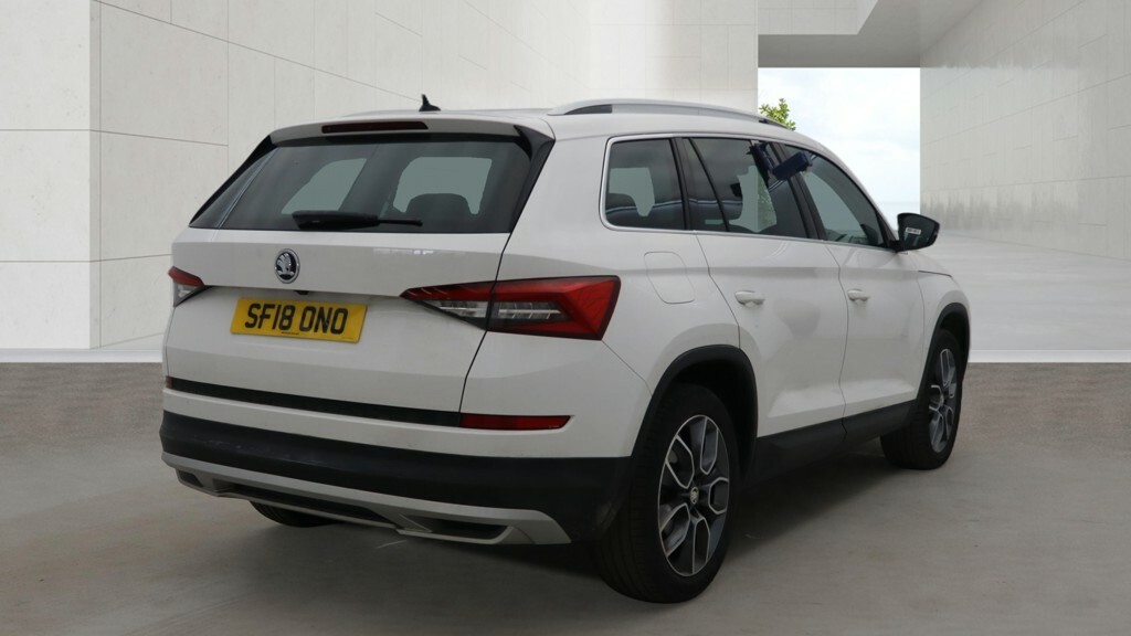 Skoda Kodiaq 2.0 Tsi Scout Suv Dsg 4Wd Euro 6 Ss White #4