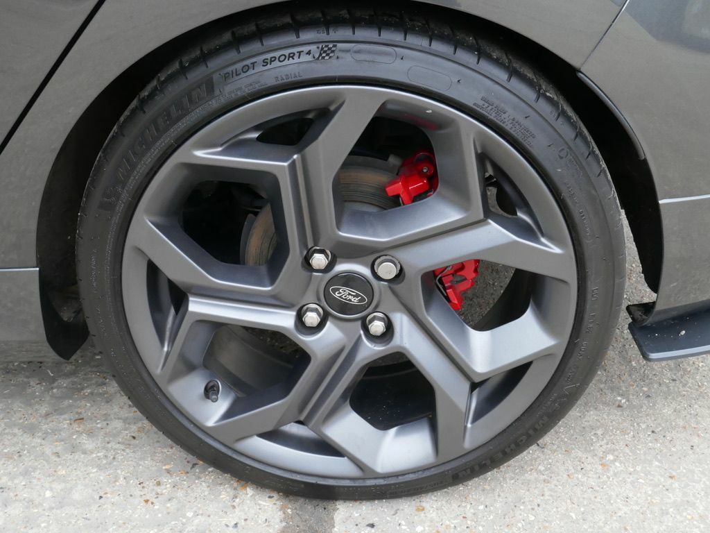 Ford Fiesta Titanium Red #51