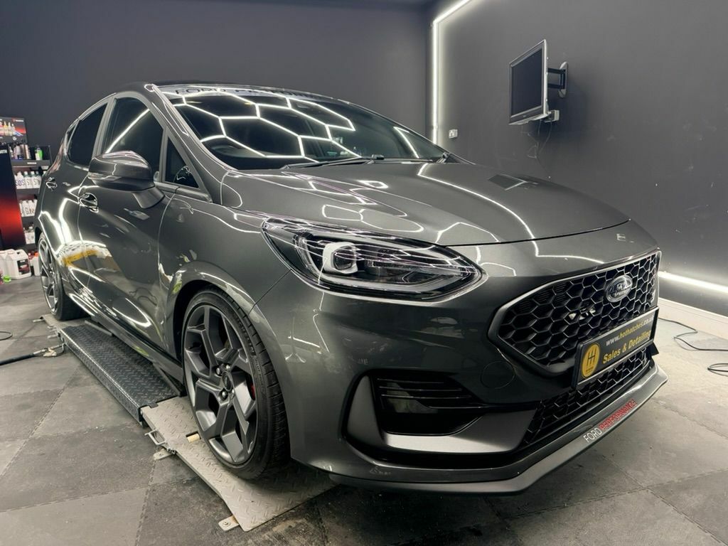 Ford Fiesta Titanium Red #53