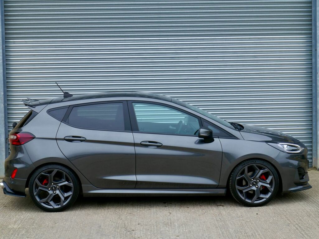 Ford Fiesta Titanium Red #22