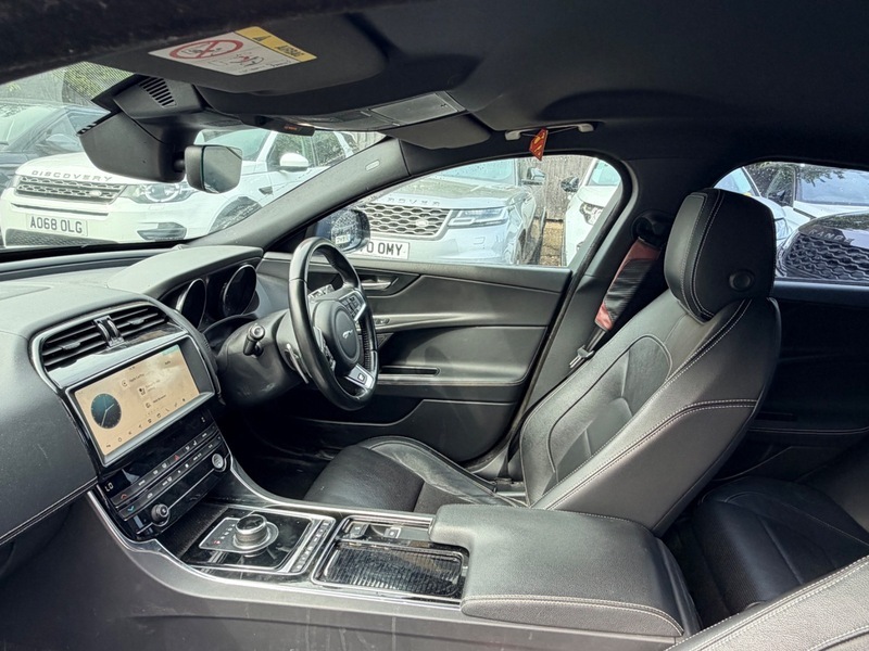 Jaguar XE D R-sport Black #3