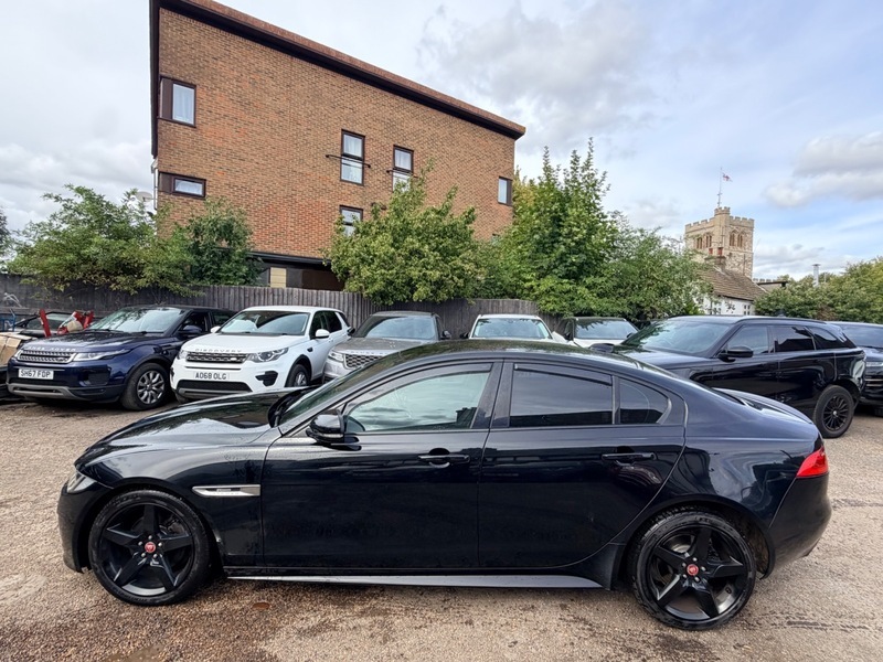 Jaguar XE R-sport Red #18
