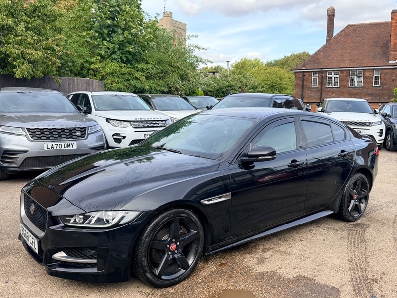 Jaguar XE R-sport Red #17