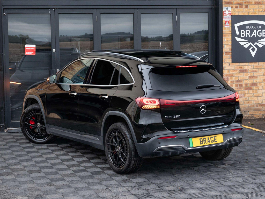 Mercedes-Benz EQA 250 66.5Kwh Amg Line Black #2