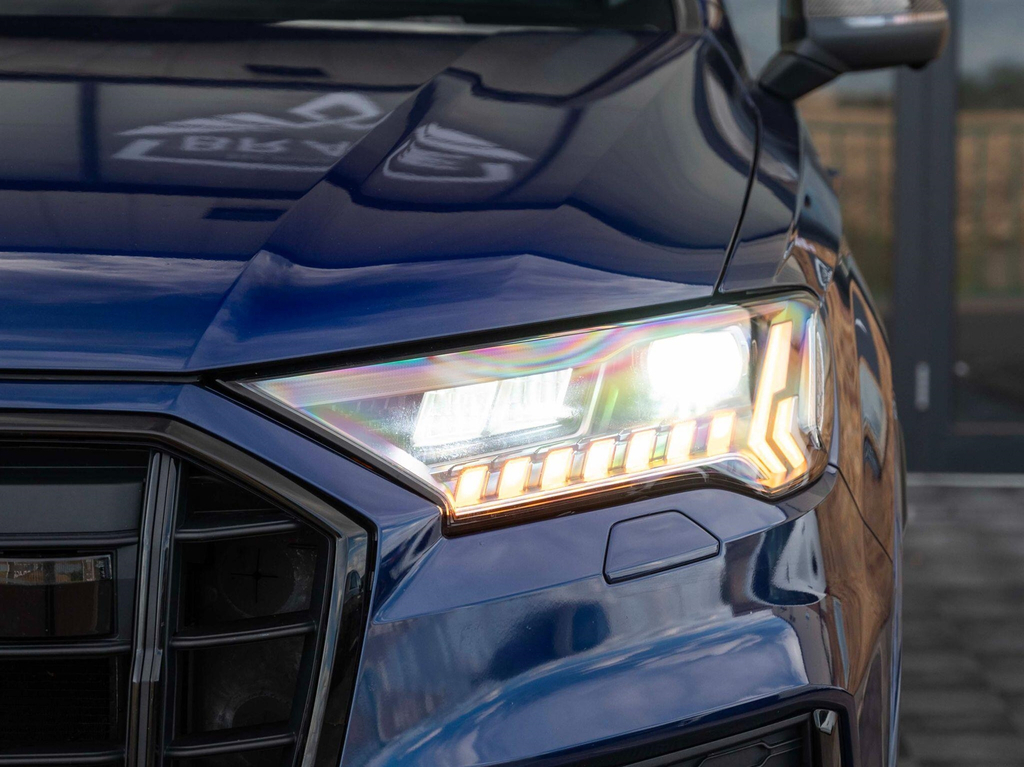Audi SQ7 4L Vorsprung Black #90