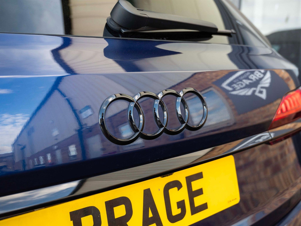 Audi SQ7 4L Vorsprung Black #92