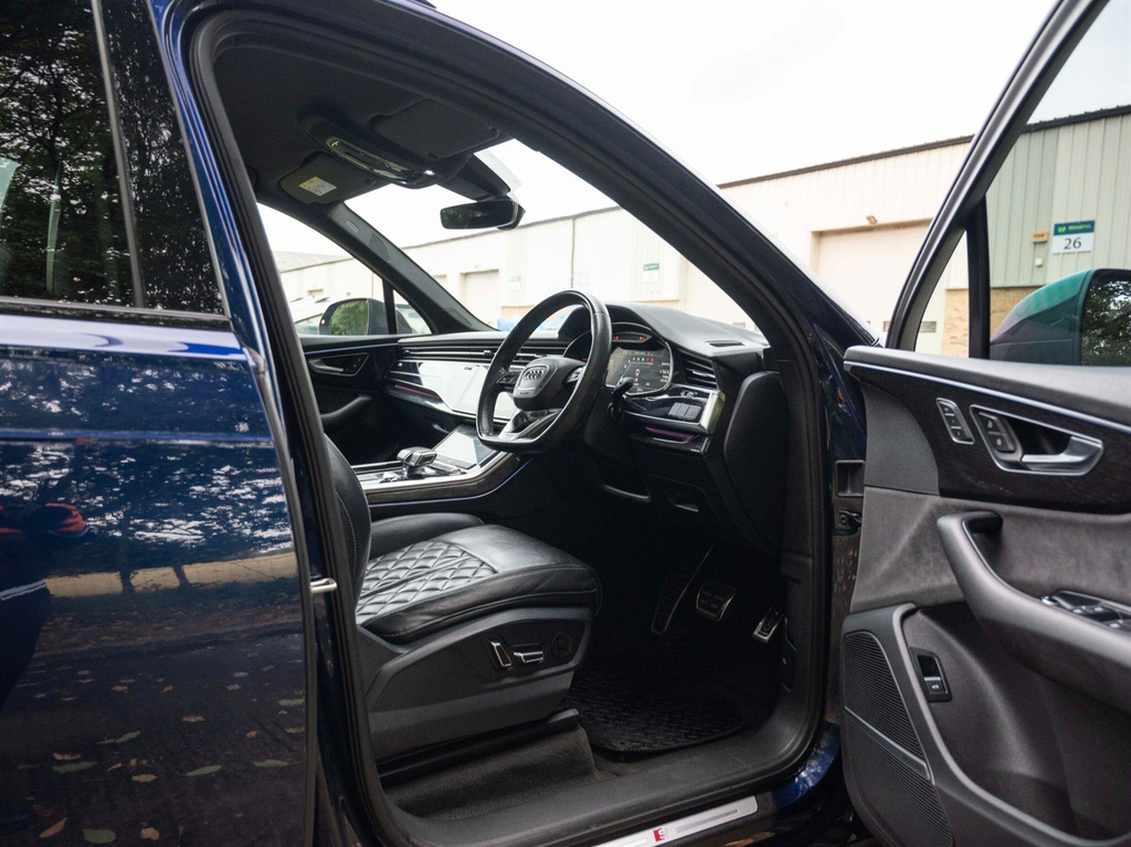 Audi SQ7 4L Vorsprung Black #17