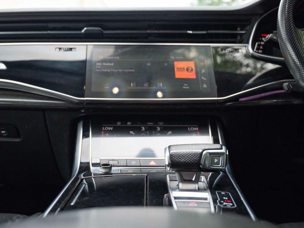 Audi SQ7 4L Vorsprung Black #51