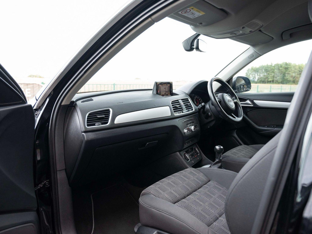Audi Q3 1.4T Fsi S Line Edition White #24