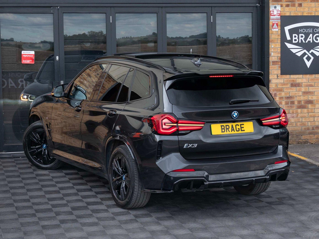 BMW iX3 210Kw Premier Edition Pro 80Kwh 2022 Black #1