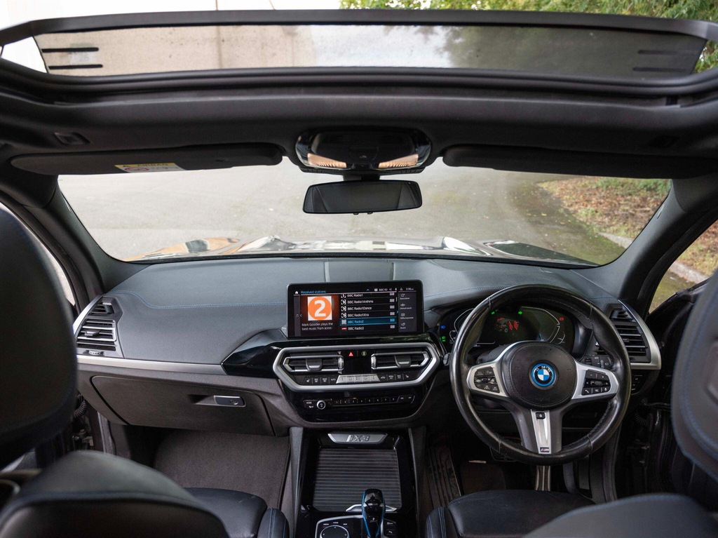 BMW iX3 210Kw Premier Edition Pro 80Kwh 2022 Black #2