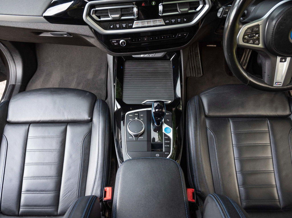 BMW iX3 210Kw Premier Edition Pro 80Kwh 2022 Black #62