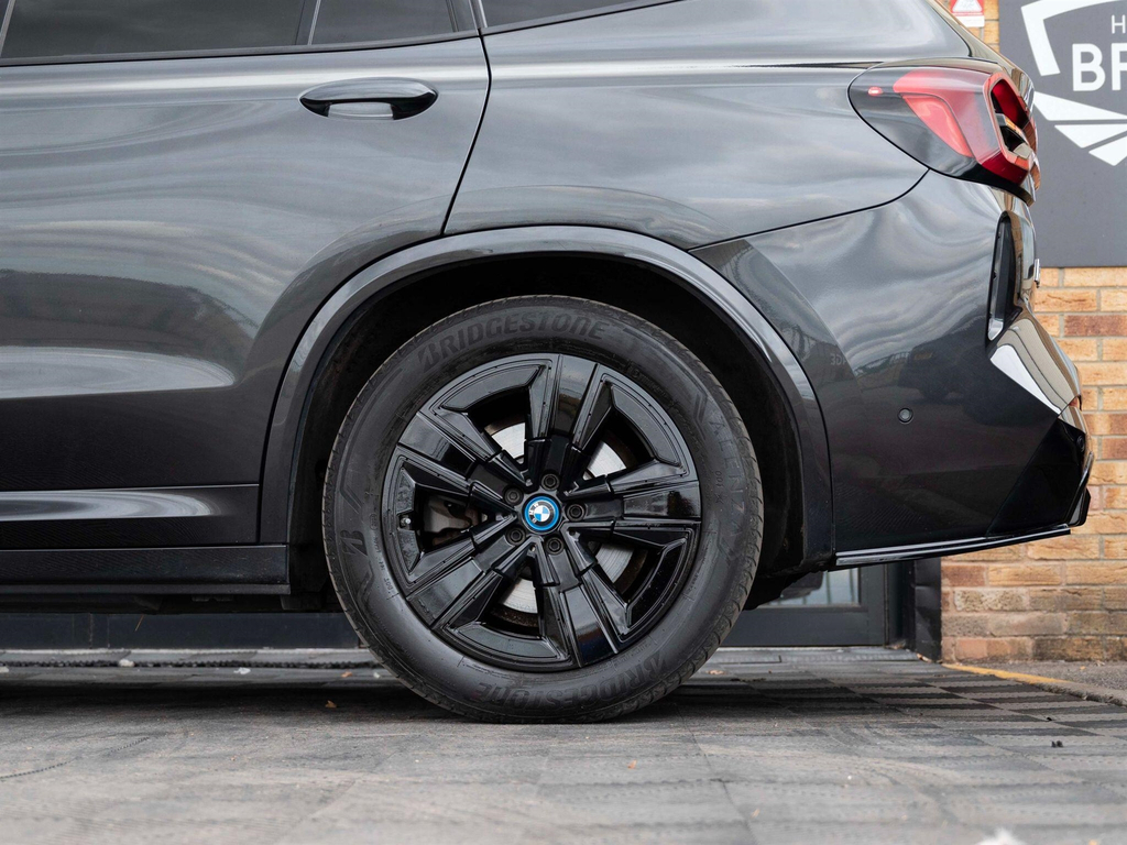 BMW iX3 210Kw Premier Edition Pro 80Kwh 2022 Black #59
