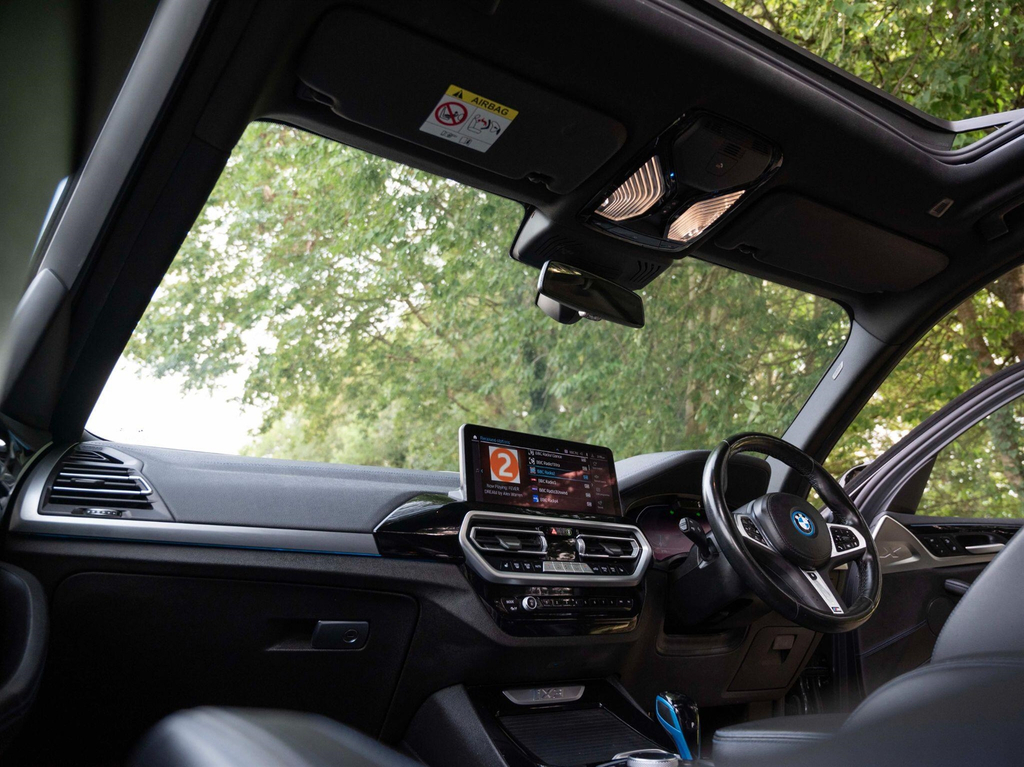 BMW iX3 210Kw Premier Edition Pro 80Kwh 2022 Black #19