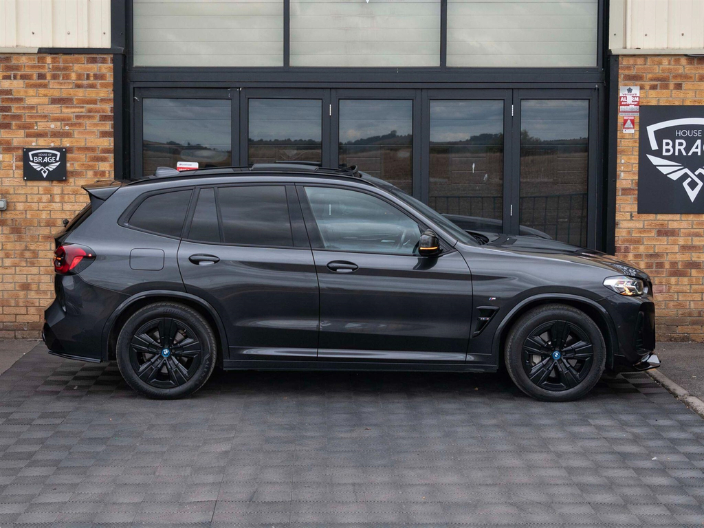 BMW iX3 210Kw Premier Edition Pro 80Kwh 2022 Black #39