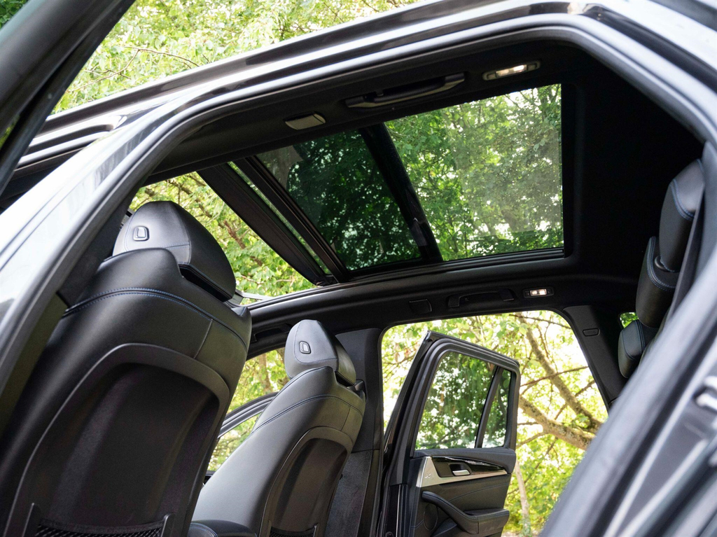 BMW iX3 210Kw Premier Edition Pro 80Kwh 2022 Black #49