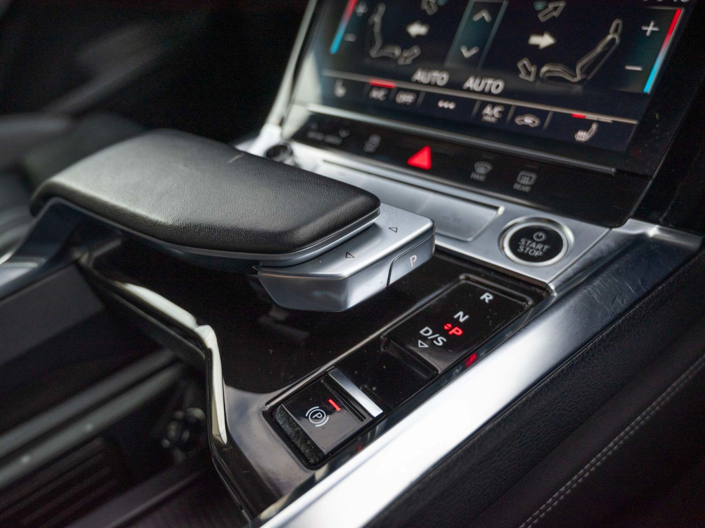 Audi E-tron Sportback Black Edition 55 Quattro 300,00 Kw Blue #77