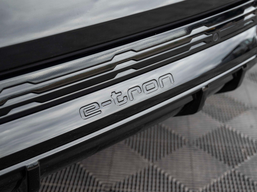 Audi E-tron Sportback Black Edition 55 Quattro 300,00 Kw Blue #58