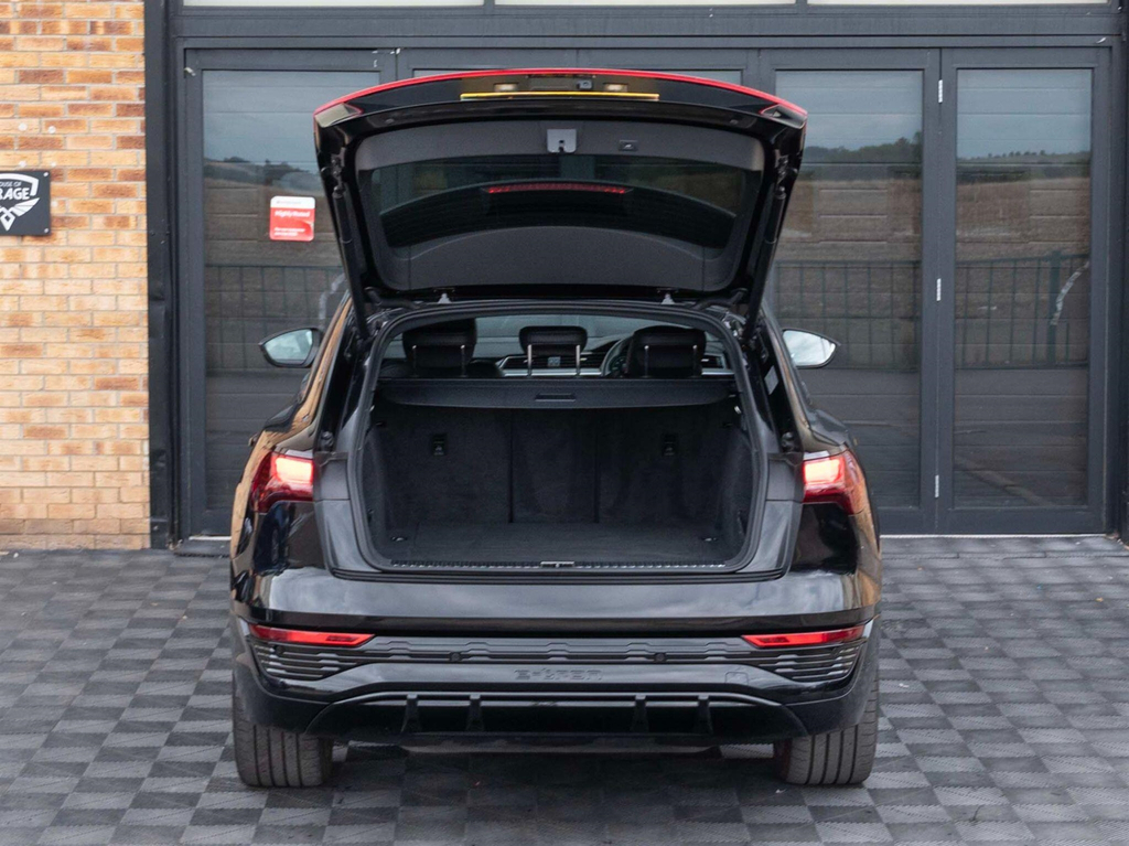 Audi E-tron Sportback Black Edition 55 Quattro 300,00 Kw Blue #61