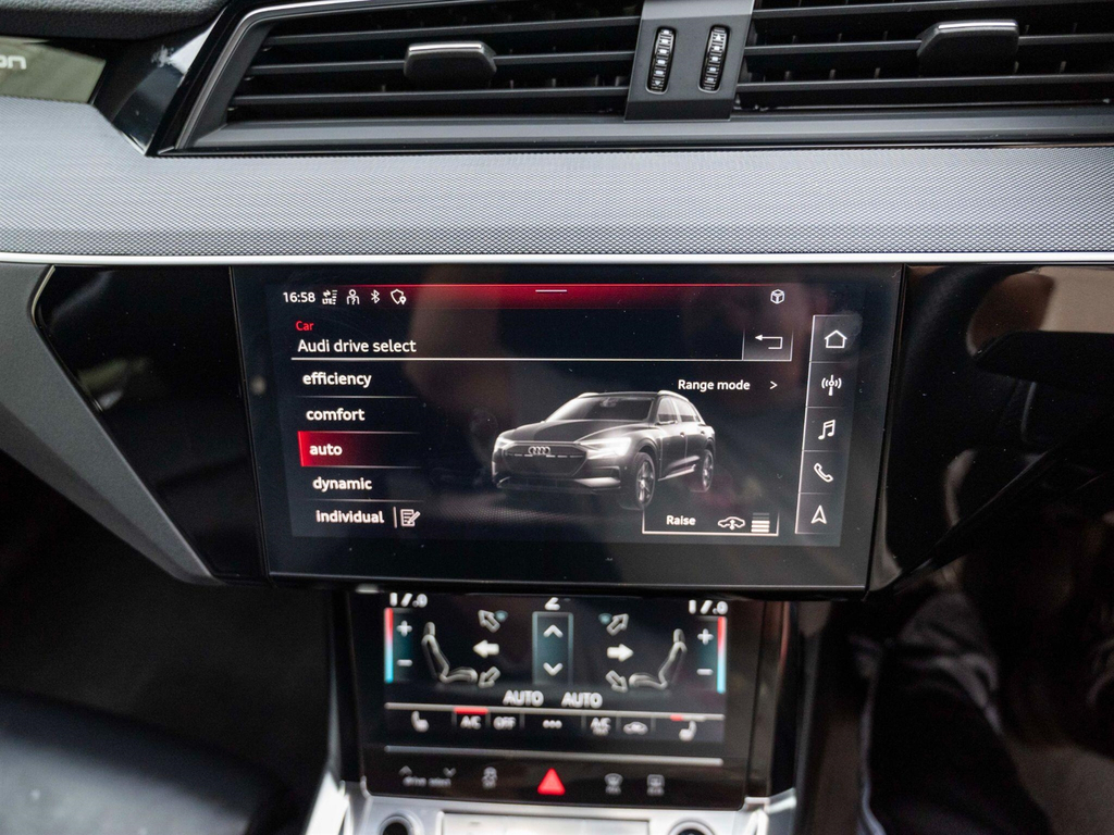 Audi E-tron Sportback Black Edition 55 Quattro 300,00 Kw Blue #33