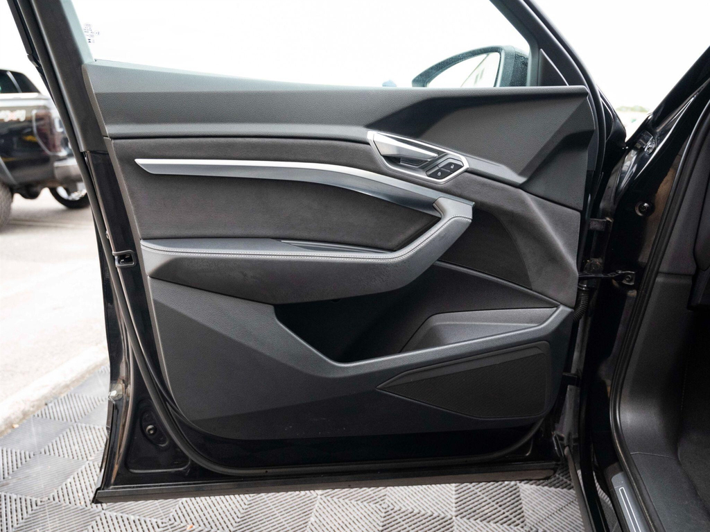 Audi E-tron Sportback Black Edition 55 Quattro 300,00 Kw Blue #27