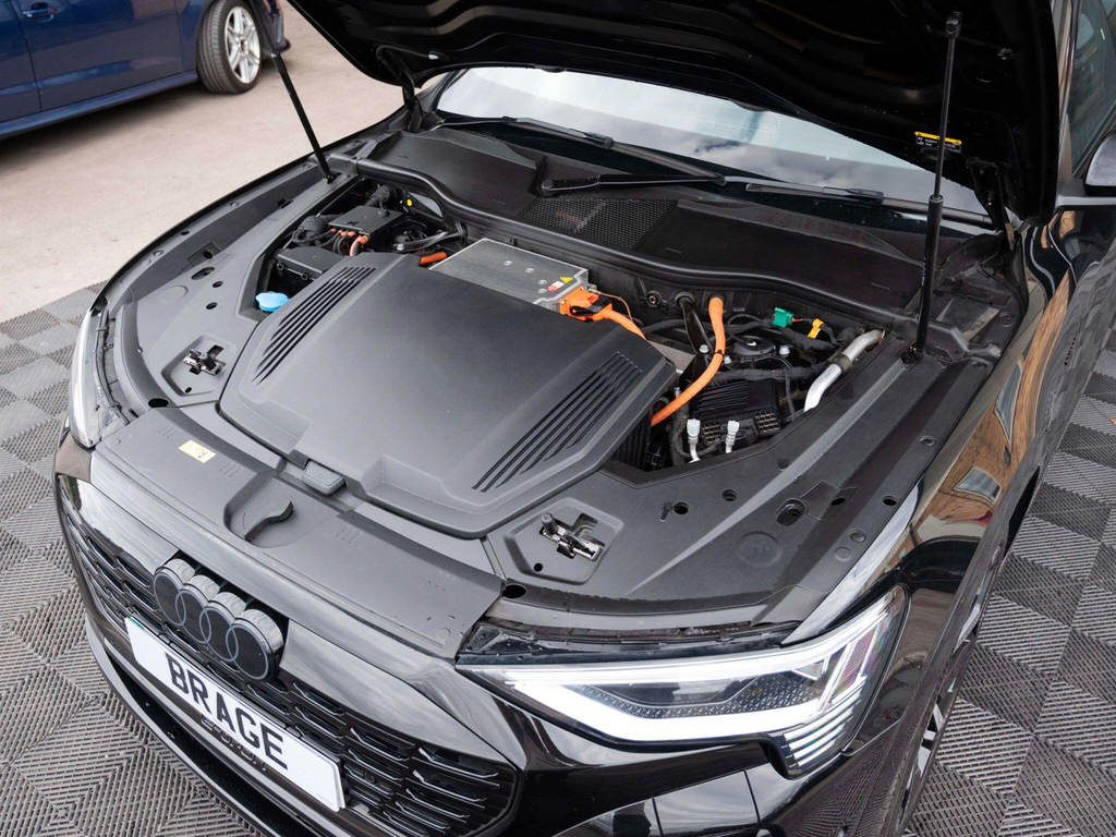 Audi E-tron Sportback Black Edition 55 Quattro 300,00 Kw Blue #24
