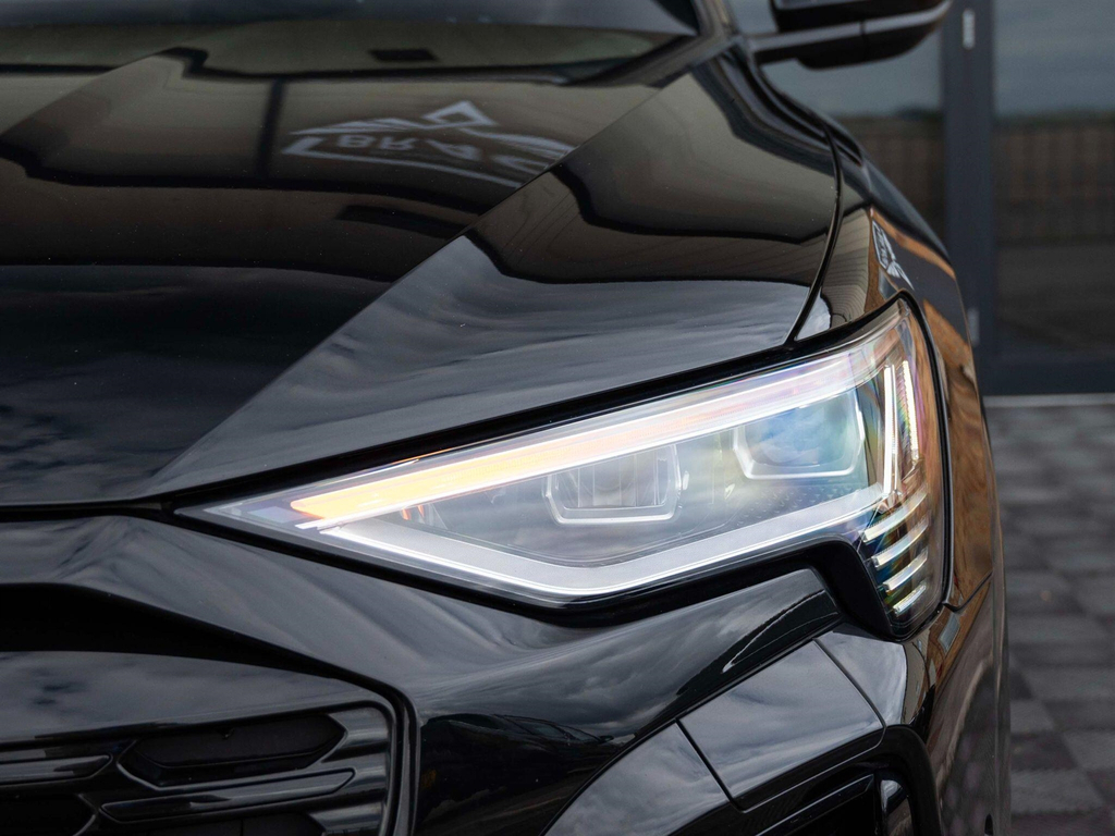 Audi E-tron Sportback Black Edition 55 Quattro 300,00 Kw Blue #90