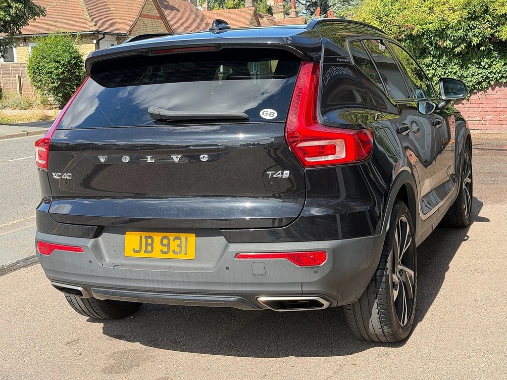 Volvo XC40 T4 R-design Black #6