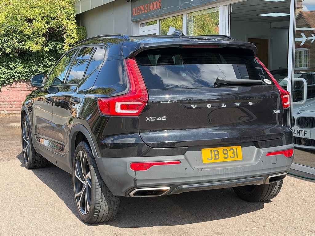 Volvo XC40 T4 R-design Black #4