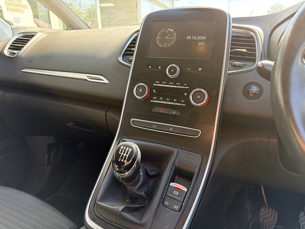 Renault Scenic Tce Iconic Black #6