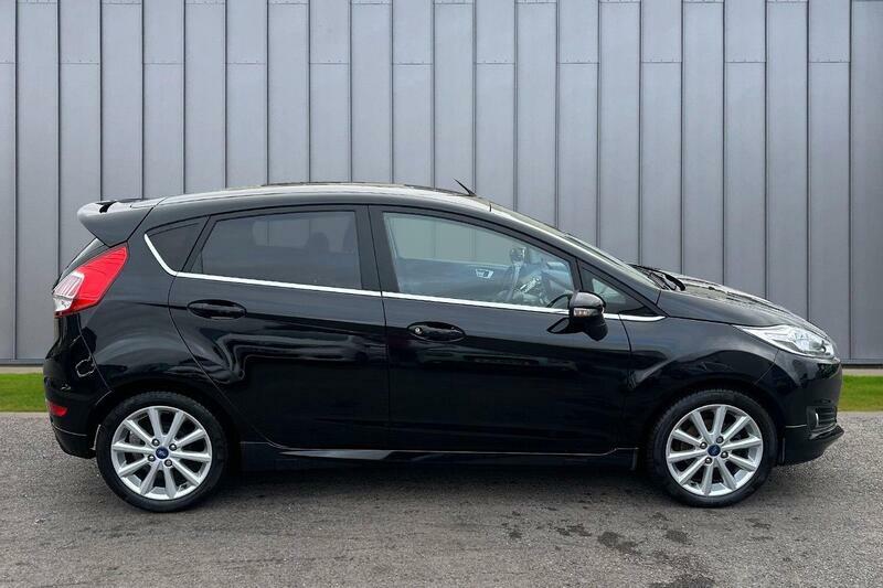 Ford Fiesta 1.25 Silver Silver #8