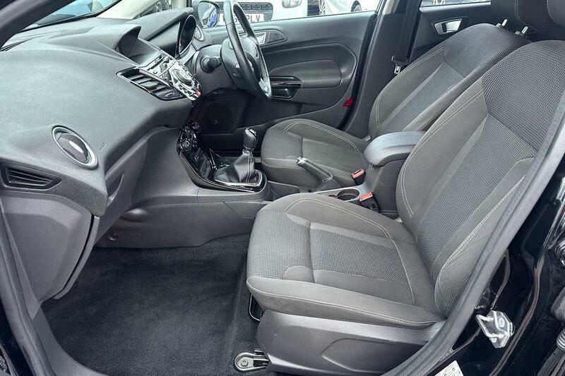 Ford Fiesta 1.25 Silver Silver #2