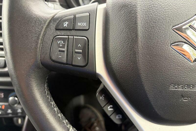 Suzuki S Cross Motion White #11