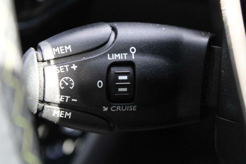 Peugeot e-2008 100Kw Active Premium 50Kwh Blue #12