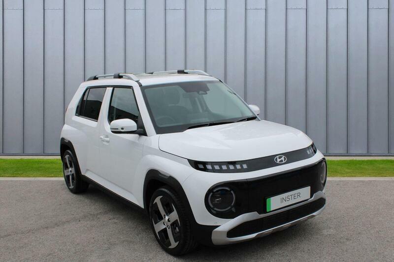 Hyundai Inster Long Range 49Kwh 02 White