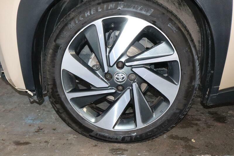 Toyota Aygo X Hatchback Beige #15